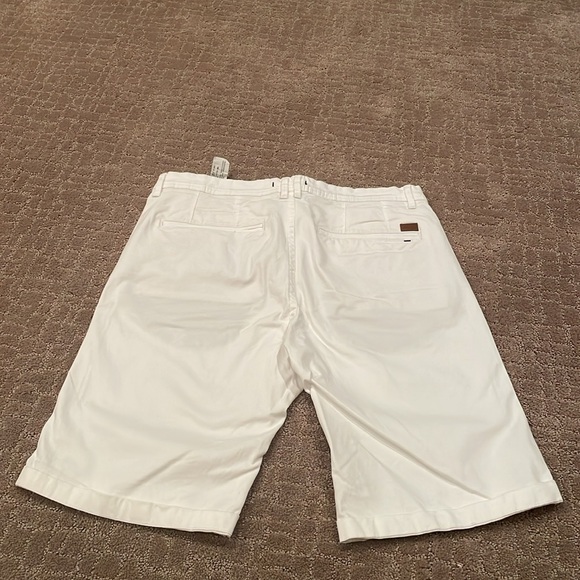 Men’s white Zara shorts (size 30) - Picture 2 of 2